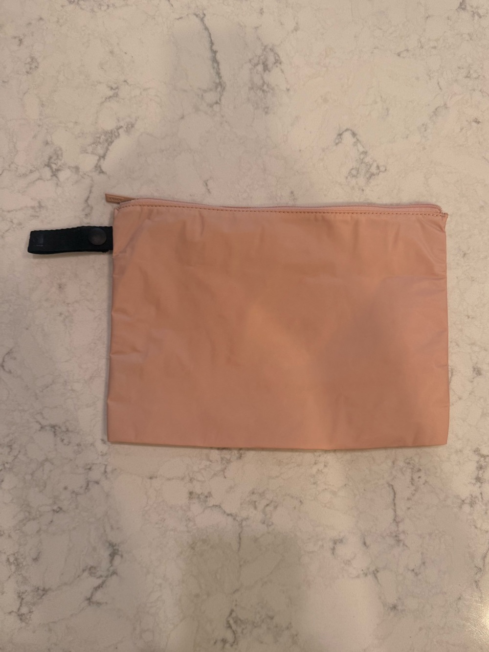NWOT AWAY The Organizational Pouch in Petal, Large
